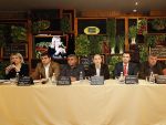 Din gradina direct in supermarket. Carrefour a lansat o cooperativa agricola, care reuneste 80 de familii si 60 ha de teren si va produce 5.000 de tone de legume anual