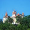 Branul, cea mai cautata zona turistica a tarii, dar si cea mai saraca. Desi reprezinta 5% din turismul Romaniei, nu are canalizare, drumuri, trasee marcate si salvamontisti