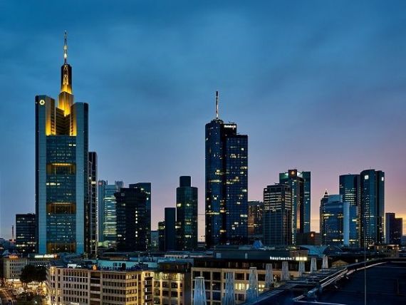 Bancile din Londra au inceput sa caute serios spatii de birouri in Frankfurt. Nu va fi loc pentru toata lumea . Regatul ar putea pierde zeci de mii de joburi doar in sectorul financiar