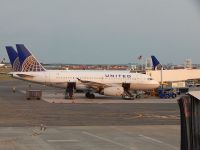 United Airlines va oferi pasagerilor pana la 10.000 de dolari pentru a ceda locurile in zborurile suprarezervate