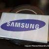 Samsung le prezintă clienților pierduți în lupta cu Apple un nou smartphone. Prețul: de la 1.000 de euro în sus
