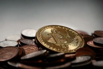Isărescu atrage atenția asupra volatilității monedelor virtuale: Constatăm o revenire pe pământ a valorii Bitcoin şi am considerat că este bine să mai avertizăm o dată publicul