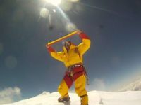 Premiera pentru Romania. Alpinistul Horia Colibasanu a urcat pe Everest fara oxigen suplimentar si fara serpasi