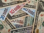 Dolarul crește puternic în raport cu moneda națională. Euro depășește din nou 4,65 lei