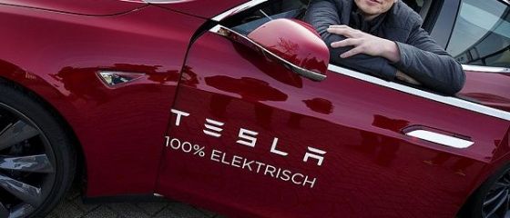 Elon Musk promite că Tesla va reveni pe profit în a doua parte a anului. Acțiunile companiei au urcat cu 20% de la începutul lunii