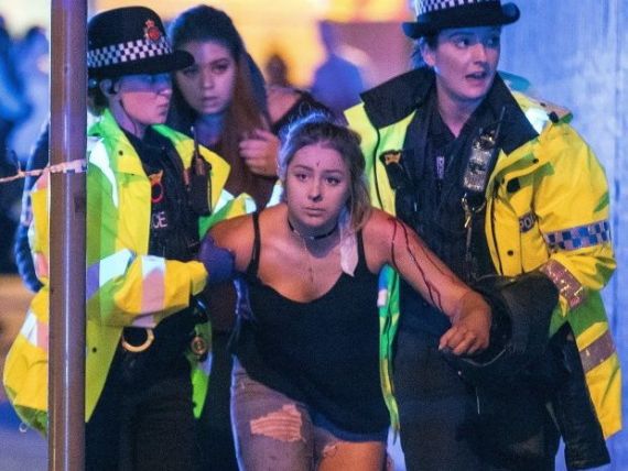 Atac terorist la Manchester: 22 de morti si 59 de raniti. Filmul evenimentelor, prezentat pas cu pas. De ce a ales teroristul una dintre iesirile Arenei. Atacul, revendicat de jihadistii de la ISIS