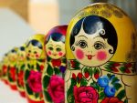 Miliardarii rusi renunta la dreptul de rezidenta in Rusia, pentru a-si pastra afacerile offshore. Cei mai bogati 200 de oligarhi au o avere echivalenta cu o treime din PIB-ul tarii