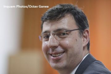 Guvernul vrea să oblige firmele să mențină nivelul salariului brut, după trecerea contribuțiilor de la angajator la angajat. PwC: Este un experiment neîntâlnit nicăieri în UE