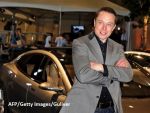 Premiera in istoria Tesla. Primul automobil de serie Model 3 a iesit pe poarta fabricii si-l va avea proprietar pe fondatorul companiei, Elon Musk