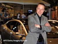 
	Premiera in istoria Tesla. Primul automobil de serie Model 3 a iesit pe poarta fabricii si-l va avea proprietar pe fondatorul companiei, Elon Musk
