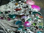 Firma care operează magazinele Accessorize în Romania a cerut falimentul, din cauza datoriilor