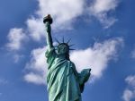 Administraţia Trump vrea să limiteze programele de tip work travel pentru studenţi
