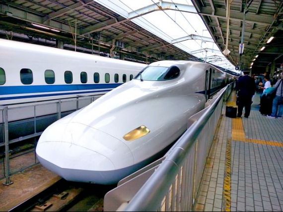 India, care are o infrastructură feroviară veche de 160 de ani, vrea să introducă primul tren-glonț, cu ajutor japonez