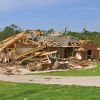 Case de paie , pe bani mulți și cu garanție de doar 2-3 ani. De ce nu rezistă la furtuni construcțiile din România