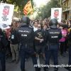 Luptă crâncenă pentru Catalonia. Rajoy îndeamnă separatiștii să renunţe la radicalism şi nesupunere . Catalanii își apără referendumul în stradă