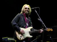 Muzicianul Tom Petty a încetat din viaţă la vârsta de 66 de ani, în urma unui infarct