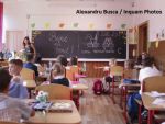 Elevii premianţi nu mai primesc burse fiindcă primarii au folosit banii ca să-şi mărească salariile