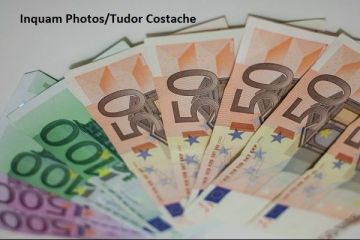 Încă un record negativ pentru leu. BNR anunță un curs de 4,6551 lei/euro, un nou maxim istoric de la apariția monedei unice