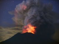 Vulcanul Fuego a început să erupă, în apropierea capitalei Guatemalei