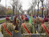 Parada militară de 1 Decembrie 2017: 3.500 de militari români şi străini au defilat la Arcul de Triumf