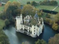 
	Aproape 25.000 de persoane din 115 țări au devenit co-proprietarii unui castel din Franța, aflat în ruină
