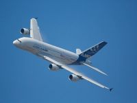 Zbor frânt pentru cel mai mare avion de pasageri din lume. Airbus vrea să scoată din producție modelul A380