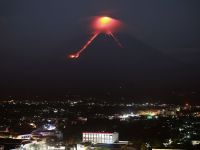 Vulcanul Mayon din Filipine a erupt: peste 65.000 de persoane, evacuate