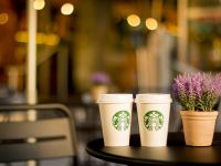 
	Grupul american Starbucks deschide prima cafenea din Italia și începe recrutările pentru angajați
