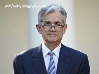 
	Jerome Powell o înlocuiește pe Janet Yellen la conducerea Rezervei Federale americane. Venirea lui la conducerea Fed coincide cu prăbușirea bursei americane
