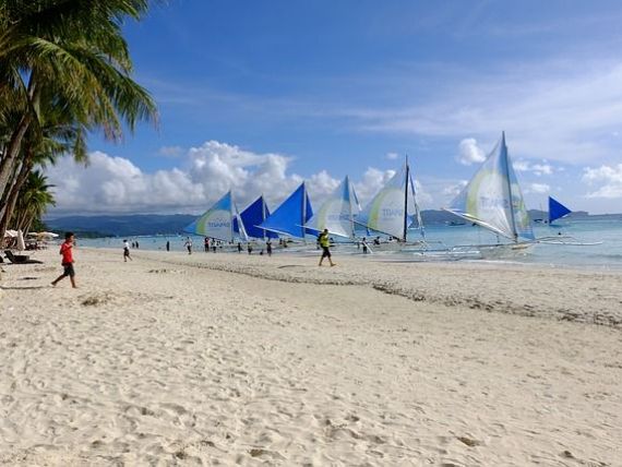 Insula Boracay, una dintre cele mai populare destinaţii turistice din lume, va fi închisă pentru curățare