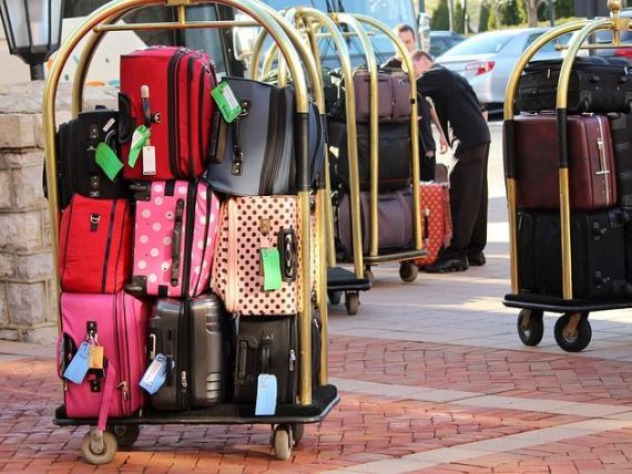 Peste 1.200 de joburi pentru români în Europa. Germania angajează manipulanți de bagaje, iar Malta șoferi de autobuz