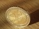 Leul se apreciază semnificativ. Euro scade sub nivelul de 4,74 lei