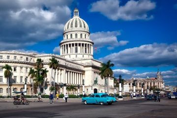 Amintiri din socialismul nostru. Reportaj în Cuba comunistă, țara cu două feluri de bani. Mâncarea se dă pe cartelă, iar o pereche de blugi costă 3 salarii