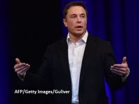 
	Elon Musk anunță versiunea 4X4 a automobilului Model 3, cu două motoare. Producția începe în iulie
