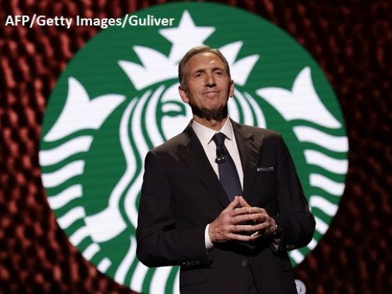 Omul care a crescut imperiul Starbucks de la 11 cafenele la peste 28.000, în 77 de ţări, părăseşte compania după 36 de ani și nu exclude o candidatură la preşedinţia SUA