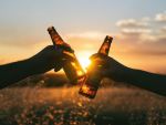 Românii cheltuiesc tot ce câștigă. Cei mai mulți bani se duc pe alimente, utilități, alcool și tutun
