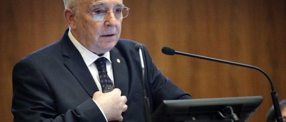 Isărescu: Oferta de pe piaţa muncii nu este corelată cu cererea, iar asta este o problemă serioasă. Nici nu ştiu de unde s-o apuc ca s-o rezolv