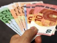Leul se depreciază, dar euro rămâne sub 4,66 lei