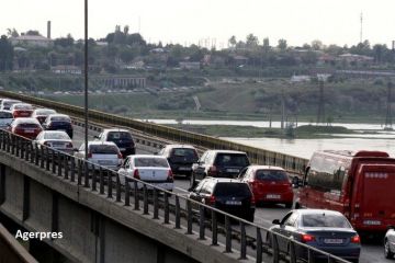 Taxa pentru podul de la Feteşti ar putea fi eliminată. Autostrada e o ruşine