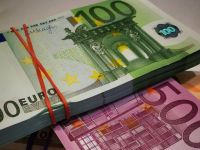 
	Ministerul Finanţelor vrea să împrumute 2,5 mld. euro de pe pieţele externe. Banii merg în deficit și refinanțarea datoriei publice

