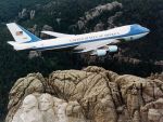 Boeing va construi două aeronave de tip Air Force One pentru președintele american. Contract în valoare de 4 mld. dolari