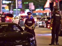 Atac armat în Toronto, soldat cu 2 morți și 13 răniți. Presupusul atacator este mort. VIDEO