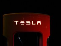 
	Bloomberg: Tesla investește 5 mld. dolari în prima fabrică din afara SUA. În ce țară o construiește
