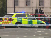 Alertă la Londra. Șofer reținut după ce a intrat în pietoni în fața Parlamentului. LIVE