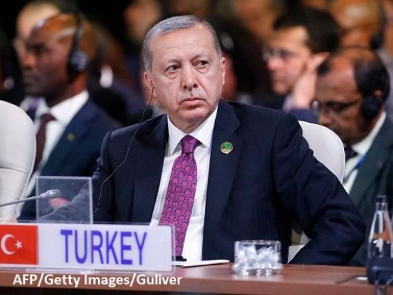 Riposta lui Erdogan la atacurile americane. Turcia dublează tarifele la importurile de mașini, alcool, tutun și alte produse din SUA