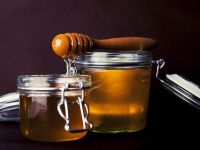 Vremea capricioasă reduce producția de miere. Crește cererea pentru export