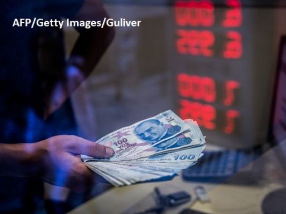 Turcia a majorat taxa percepută la achiziţionarea de valută, pentru a salva lira