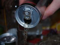 Marea Britanie vrea să interzică vânzarea de băuturi energizante către copii