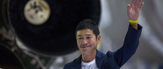 Primul turist spațial, un miliardar japonez pasionat de Picasso și Warhol. Costul călătoriei în jurul Lunii, estimat la 5 mld. dolari