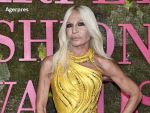 Celebra casă de modă Versace, scoasă la vânzare. Designerul american Michael Kors ar urma să o cumpere cu aproximativ 2 mld. dolari